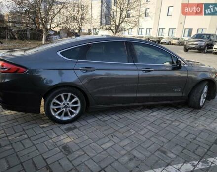 Сірий Форд Фьюжен, об'ємом двигуна 2 л та пробігом 185 тис. км за 12999 $, фото 3 на Automoto.ua