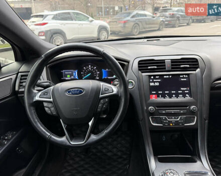 Серый Форд Фьюжн, объемом двигателя 2 л и пробегом 180 тыс. км за 14650 $, фото 17 на Automoto.ua