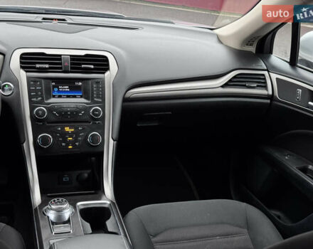 Серый Форд Фьюжн, объемом двигателя 2 л и пробегом 195 тыс. км за 12300 $, фото 21 на Automoto.ua