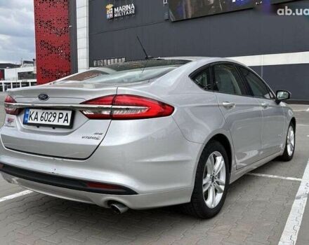 Сірий Форд Фьюжен, об'ємом двигуна 2 л та пробігом 207 тис. км за 13000 $, фото 4 на Automoto.ua