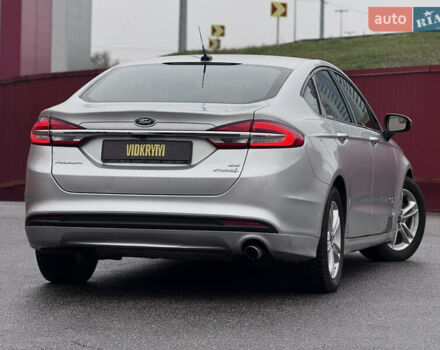 Серый Форд Фьюжн, объемом двигателя 2 л и пробегом 195 тыс. км за 12300 $, фото 14 на Automoto.ua