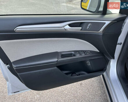 Сірий Форд Фьюжен, об'ємом двигуна 2 л та пробігом 123 тис. км за 14000 $, фото 35 на Automoto.ua