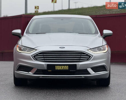 Серый Форд Фьюжн, объемом двигателя 2 л и пробегом 195 тыс. км за 12300 $, фото 2 на Automoto.ua