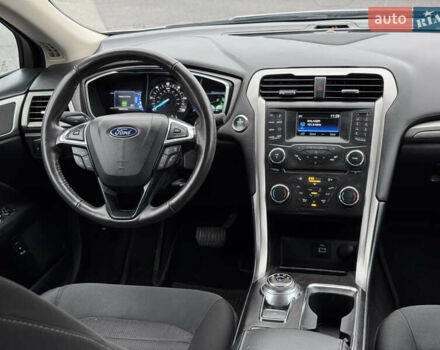 Серый Форд Фьюжн, объемом двигателя 2 л и пробегом 195 тыс. км за 12300 $, фото 19 на Automoto.ua