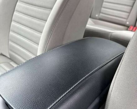 Сірий Форд Фьюжен, об'ємом двигуна 2 л та пробігом 207 тис. км за 13000 $, фото 23 на Automoto.ua