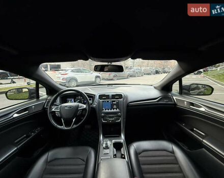 Серый Форд Фьюжн, объемом двигателя 2 л и пробегом 180 тыс. км за 14650 $, фото 4 на Automoto.ua