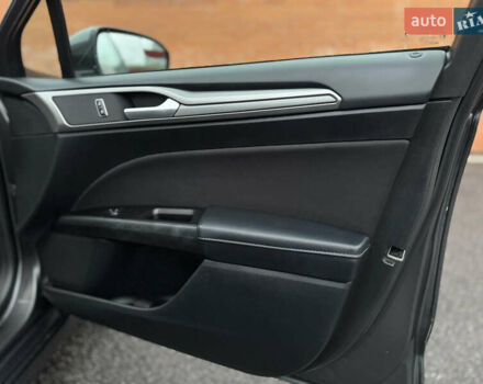 Сірий Форд Фьюжен, об'ємом двигуна 2 л та пробігом 103 тис. км за 13900 $, фото 12 на Automoto.ua