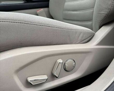 Сірий Форд Фьюжен, об'ємом двигуна 2 л та пробігом 207 тис. км за 13000 $, фото 10 на Automoto.ua