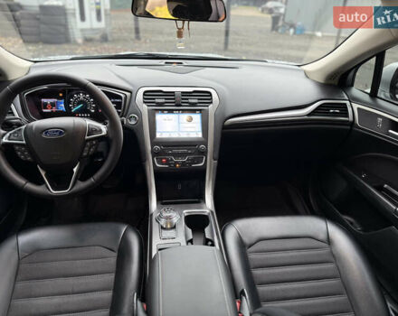 Серый Форд Фьюжн, объемом двигателя 2 л и пробегом 205 тыс. км за 11000 $, фото 6 на Automoto.ua
