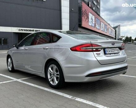 Сірий Форд Фьюжен, об'ємом двигуна 2 л та пробігом 207 тис. км за 13000 $, фото 2 на Automoto.ua