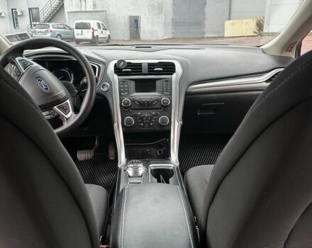 Сірий Форд Фьюжен, об'ємом двигуна 2 л та пробігом 184 тис. км за 13500 $, фото 12 на Automoto.ua