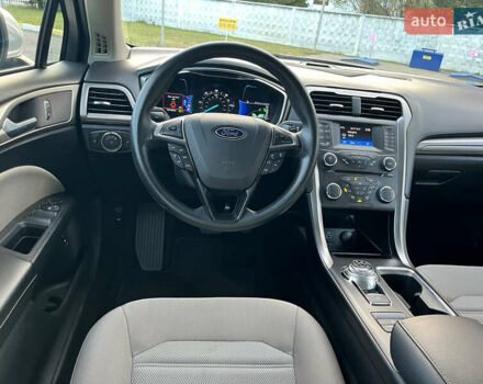 Сірий Форд Фьюжен, об'ємом двигуна 2 л та пробігом 123 тис. км за 14000 $, фото 27 на Automoto.ua