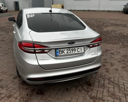 Сірий Форд Фьюжен, об'ємом двигуна 2 л та пробігом 184 тис. км за 13500 $, фото 2 на Automoto.ua