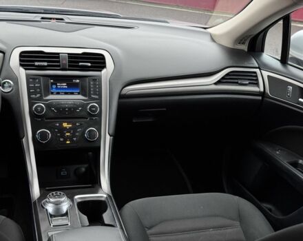 Серый Форд Фьюжн, объемом двигателя 2 л и пробегом 195 тыс. км за 12300 $, фото 13 на Automoto.ua