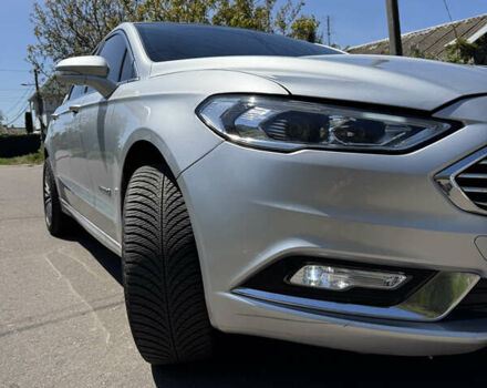 Сірий Форд Фьюжен, об'ємом двигуна 2 л та пробігом 230 тис. км за 15500 $, фото 2 на Automoto.ua