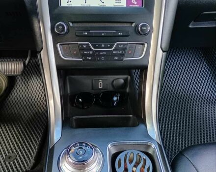 Сірий Форд Фьюжен, об'ємом двигуна 2 л та пробігом 139 тис. км за 13800 $, фото 4 на Automoto.ua