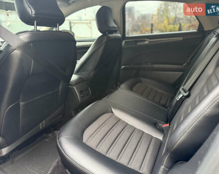 Серый Форд Фьюжн, объемом двигателя 2 л и пробегом 205 тыс. км за 11000 $, фото 5 на Automoto.ua