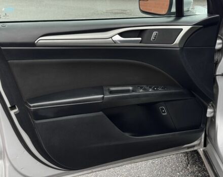 Серый Форд Фьюжн, объемом двигателя 2 л и пробегом 195 тыс. км за 12300 $, фото 18 на Automoto.ua