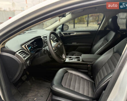 Серый Форд Фьюжн, объемом двигателя 2 л и пробегом 205 тыс. км за 11000 $, фото 7 на Automoto.ua