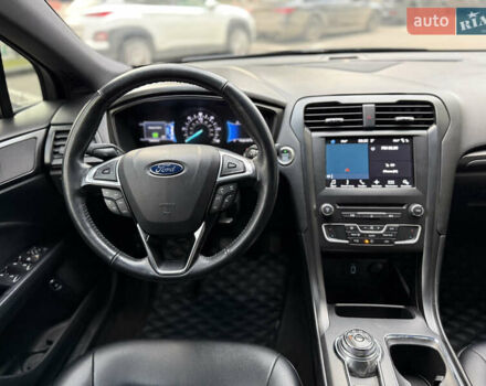 Серый Форд Фьюжн, объемом двигателя 2 л и пробегом 180 тыс. км за 14650 $, фото 15 на Automoto.ua