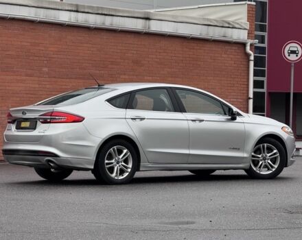 Серый Форд Фьюжн, объемом двигателя 2 л и пробегом 195 тыс. км за 12300 $, фото 4 на Automoto.ua