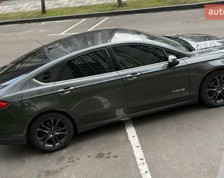 Серый Форд Фьюжн, объемом двигателя 2 л и пробегом 180 тыс. км за 14650 $, фото 6 на Automoto.ua