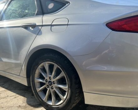 Серый Форд Фьюжн, объемом двигателя 2 л и пробегом 207 тыс. км за 13000 $, фото 3 на Automoto.ua