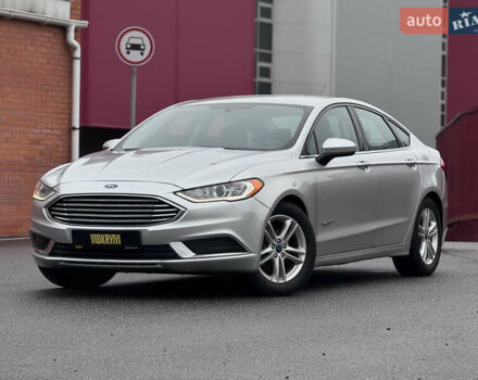 Серый Форд Фьюжн, объемом двигателя 2 л и пробегом 195 тыс. км за 12300 $, фото 1 на Automoto.ua