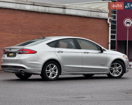 Серый Форд Фьюжн, объемом двигателя 2 л и пробегом 195 тыс. км за 12300 $, фото 9 на Automoto.ua