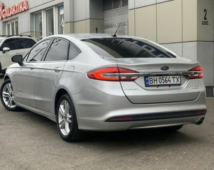 Серый Форд Фьюжн, объемом двигателя 2 л и пробегом 170 тыс. км за 15999 $, фото 4 на Automoto.ua