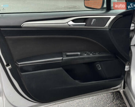 Серый Форд Фьюжн, объемом двигателя 2 л и пробегом 195 тыс. км за 12300 $, фото 28 на Automoto.ua