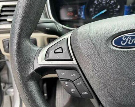 Сірий Форд Фьюжен, об'ємом двигуна 2 л та пробігом 207 тис. км за 13000 $, фото 16 на Automoto.ua