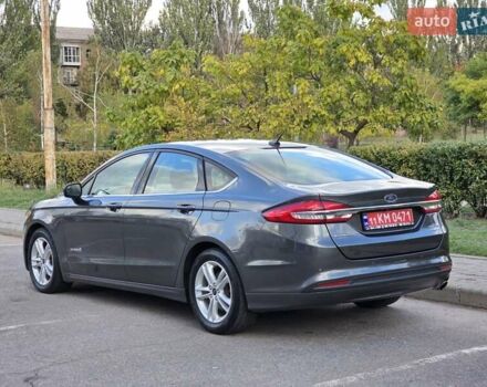 Серый Форд Фьюжн, объемом двигателя 2 л и пробегом 120 тыс. км за 15800 $, фото 5 на Automoto.ua