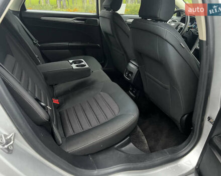 Сірий Форд Фьюжен, об'ємом двигуна 2 л та пробігом 68 тис. км за 14500 $, фото 30 на Automoto.ua