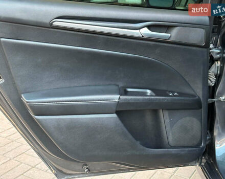 Сірий Форд Фьюжен, об'ємом двигуна 2 л та пробігом 68 тис. км за 17780 $, фото 17 на Automoto.ua