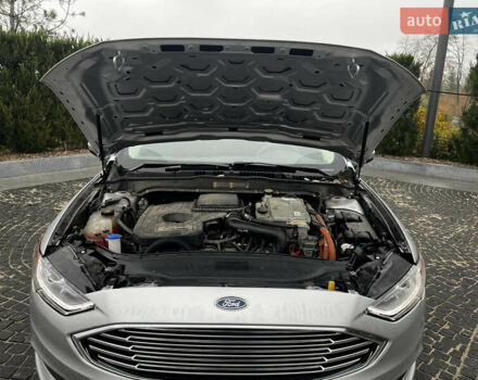 Сірий Форд Фьюжен, об'ємом двигуна 2 л та пробігом 68 тис. км за 14500 $, фото 5 на Automoto.ua