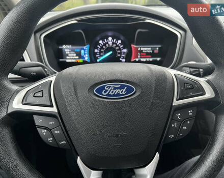 Сірий Форд Фьюжен, об'ємом двигуна 2 л та пробігом 68 тис. км за 14500 $, фото 38 на Automoto.ua
