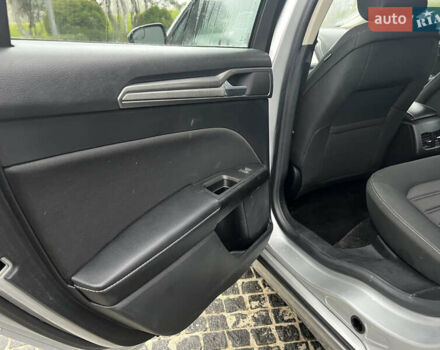 Сірий Форд Фьюжен, об'ємом двигуна 2 л та пробігом 68 тис. км за 14500 $, фото 31 на Automoto.ua