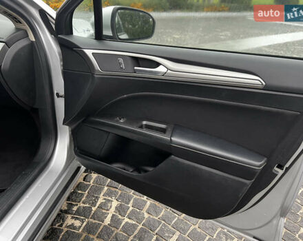 Сірий Форд Фьюжен, об'ємом двигуна 2 л та пробігом 68 тис. км за 14500 $, фото 26 на Automoto.ua