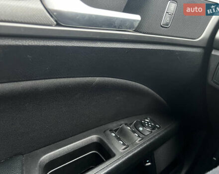 Сірий Форд Фьюжен, об'ємом двигуна 2 л та пробігом 68 тис. км за 14500 $, фото 37 на Automoto.ua