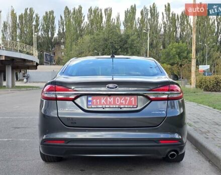 Серый Форд Фьюжн, объемом двигателя 2 л и пробегом 120 тыс. км за 15800 $, фото 6 на Automoto.ua