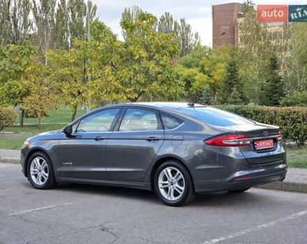 Серый Форд Фьюжн, объемом двигателя 2 л и пробегом 120 тыс. км за 15800 $, фото 4 на Automoto.ua