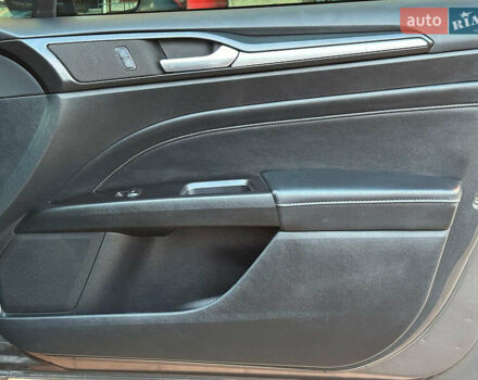 Сірий Форд Фьюжен, об'ємом двигуна 2 л та пробігом 68 тис. км за 17780 $, фото 24 на Automoto.ua
