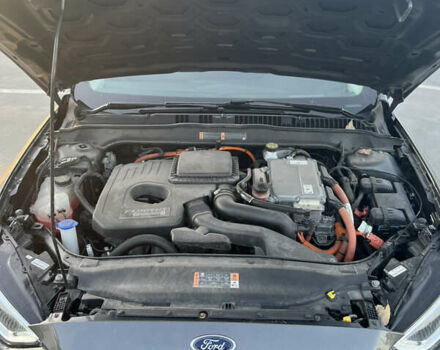 Сірий Форд Фьюжен, об'ємом двигуна 2 л та пробігом 92 тис. км за 20000 $, фото 5 на Automoto.ua