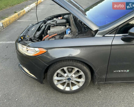 Серый Форд Фьюжн, объемом двигателя 2 л и пробегом 132 тыс. км за 14000 $, фото 12 на Automoto.ua