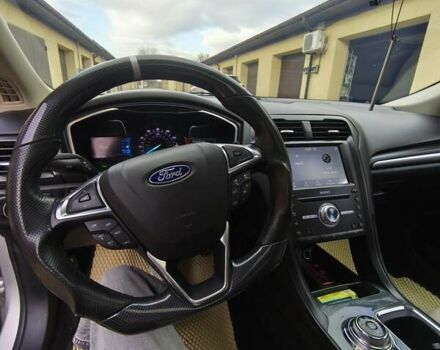 Сірий Форд Фьюжен, об'ємом двигуна 2 л та пробігом 130 тис. км за 13500 $, фото 1 на Automoto.ua