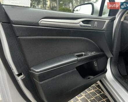 Сірий Форд Фьюжен, об'ємом двигуна 2 л та пробігом 68 тис. км за 14500 $, фото 33 на Automoto.ua