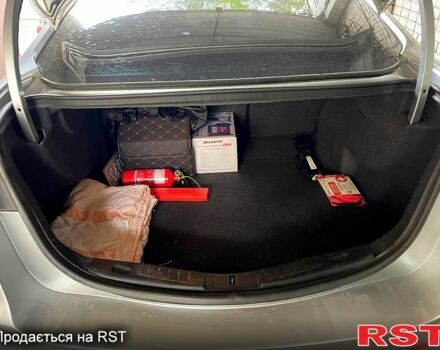 Серый Форд Фьюжн, объемом двигателя 2 л и пробегом 232 тыс. км за 15500 $, фото 7 на Automoto.ua