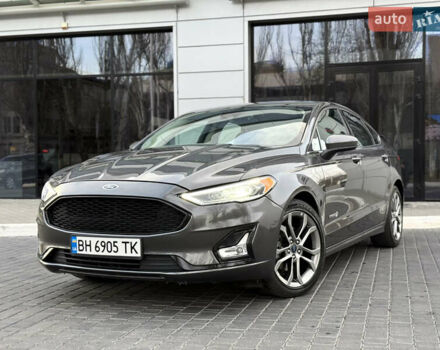 Сірий Форд Фьюжен, об'ємом двигуна 2 л та пробігом 65 тис. км за 14900 $, фото 2 на Automoto.ua