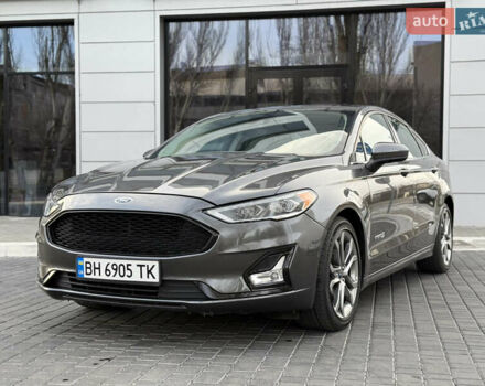 Сірий Форд Фьюжен, об'ємом двигуна 2 л та пробігом 65 тис. км за 14900 $, фото 1 на Automoto.ua